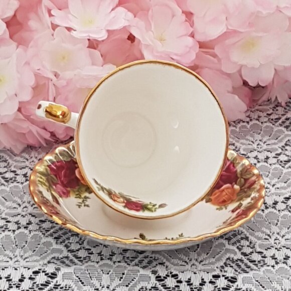 Royal Albert Old Country Roses Tea Cup & Saucer Bone China England 1962 - Picture 7 of 10